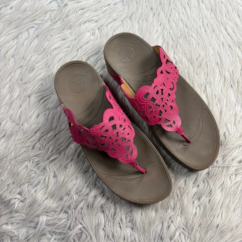 Fit Flop Women's 8 Pink Laser Cut Floral Thong Sandals Boho Artsy